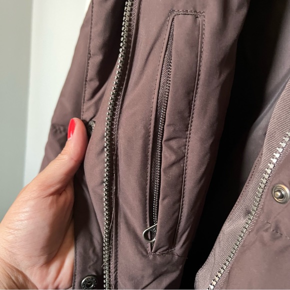 L.L. Bean womens 3/4 length ultrawarm down puffer coat - Picture 6 of 7